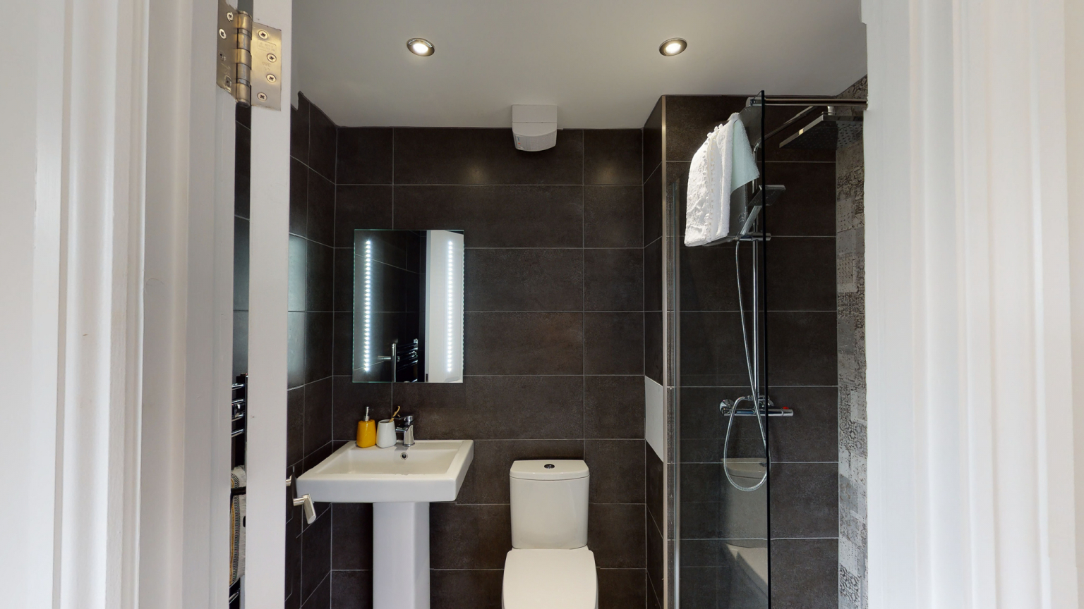 Premium Ensuite for Rent in Newcastle Bills Inclusive Picton Manor